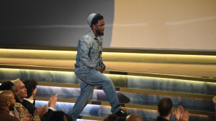 Kendrick Lamar se lleva el Grammy a la Grabaci&oacute;n del a&ntilde;o con "Not Like Us"