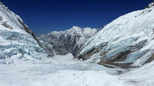 Nepalesa bate o recorde mundial de escalada mais rápida do Everest