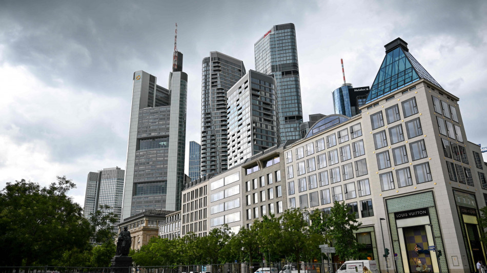 Borsa: Europa contrastata, effetto S su Parigi, Milano +1,3%