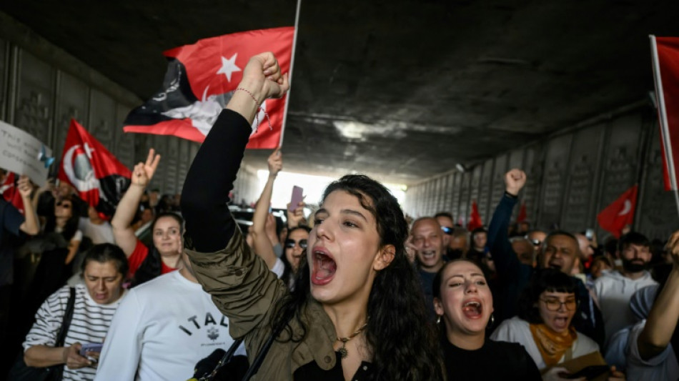 Turquie: un mois apr&egrave;s, le vent de fronde souffle toujours