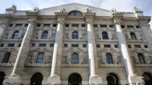 Borsa: Milano sopra la parit&agrave; (+0,1%), corre Azimut, gi&ugrave; Lottomatica