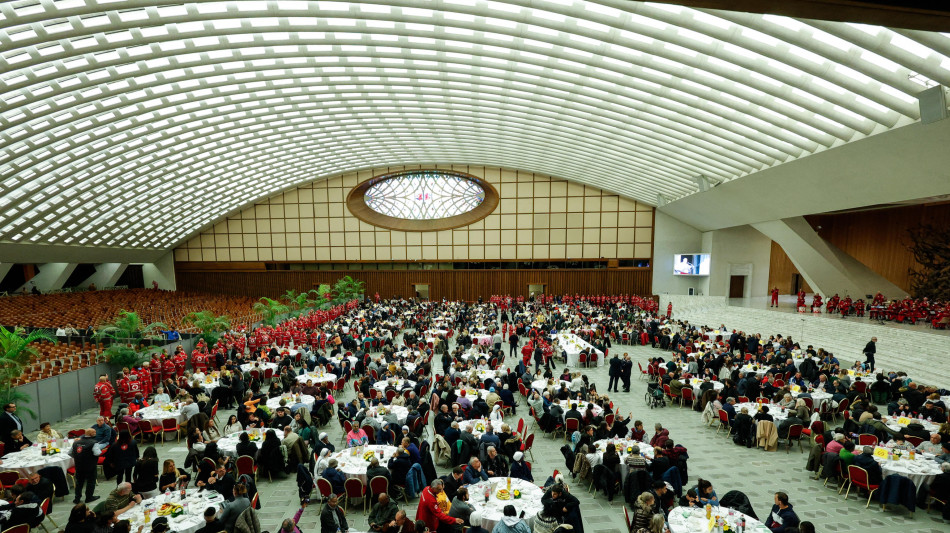 Giornata poveri,a pranzo con il Papa anche una cinquantina trans