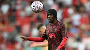 Liverpool perde Frimpong por les&atilde;o at&eacute; a data Fifa