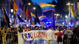 Una ciudad espa&ntilde;ola homenajea a dos migrantes por defender a un hombre gay asesinado