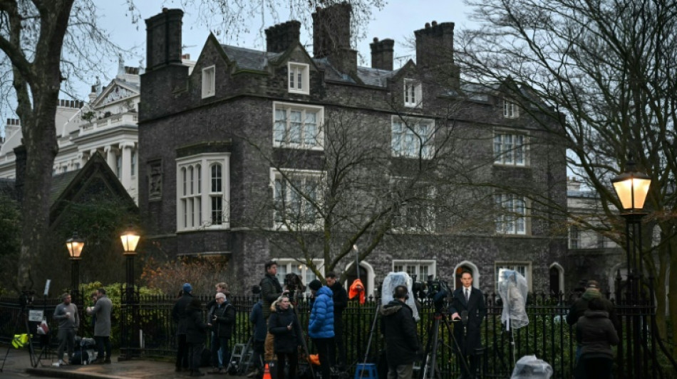 Deputados brit&acirc;nicos pressionam o governo a divulgar documentos sobre ex-pr&iacute;ncipe Andrew