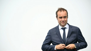 S&eacute;bastien Lecornu prend ses marques &agrave; Matignon, attendu au tournant par les oppositions.