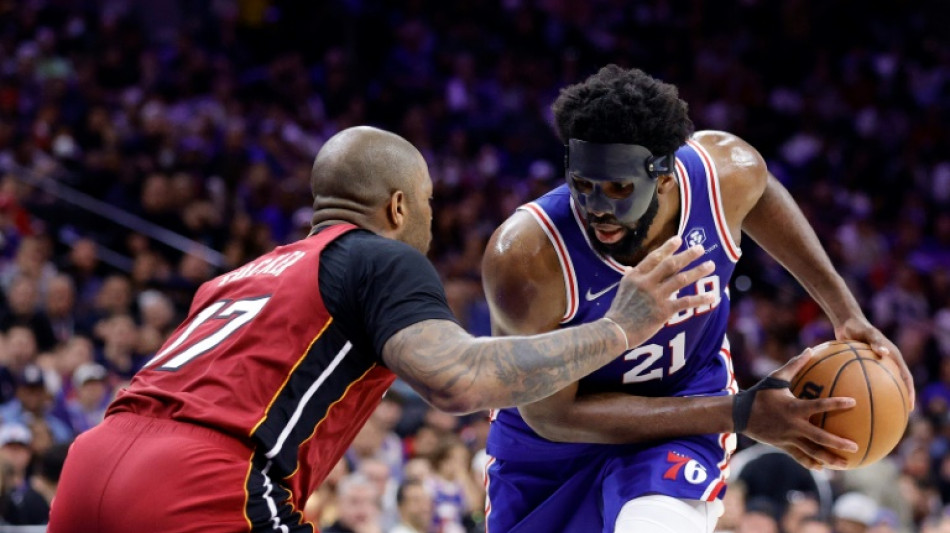 Miami despide a los Sixers y los Mavericks de Doncic fuerzan s&eacute;ptimo juego ante Suns