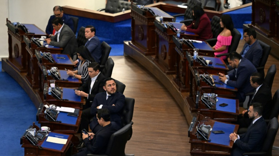 El Congreso de El Salvador aprueba la Ley de impuestos a oeneg&eacute;s