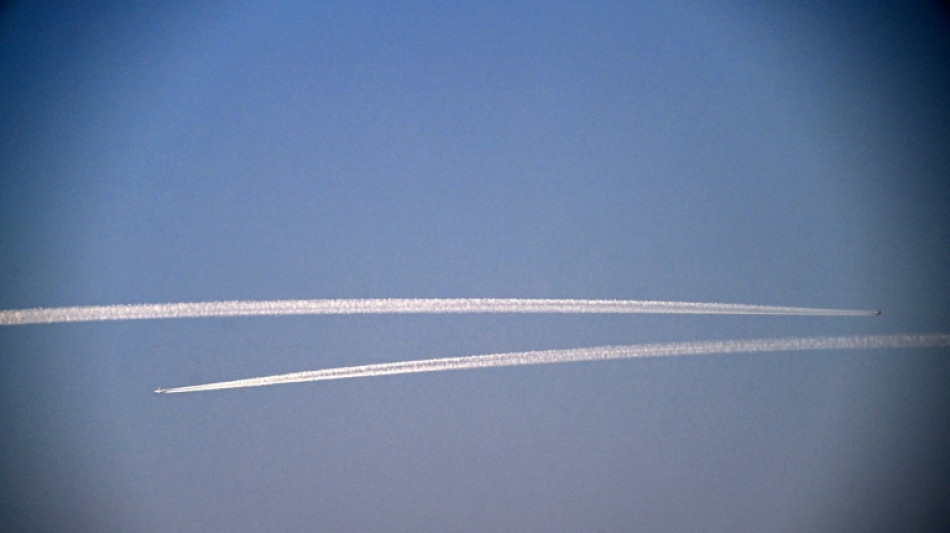 Climat: Londres et Google vont tester l'&eacute;vitement des train&eacute;es de condensation d'avions 
