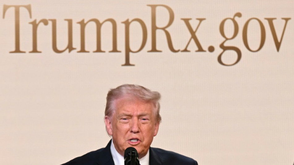 Trump lan&ccedil;a site com seu nome para compra de rem&eacute;dios mais baratos nos EUA