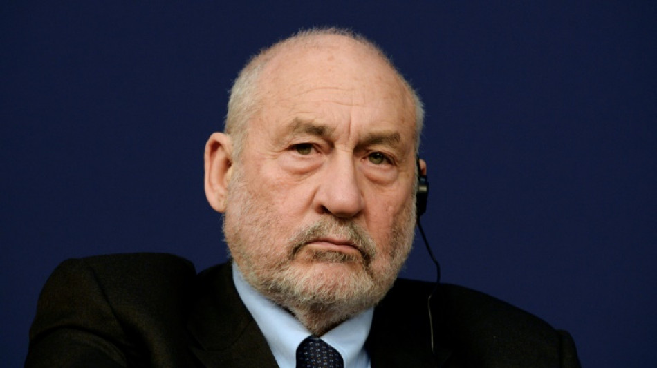 Joseph Stiglitz pide a los europeos dejar de comprar petróleo y gas rusos