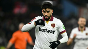 Lucas Paqueta signs for Flamengo in record South American deal