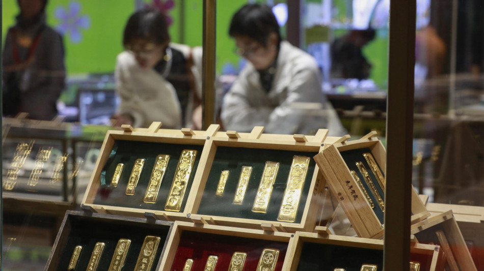 Nuovo record per l'oro sopra quota 4.600 dollari l'oncia