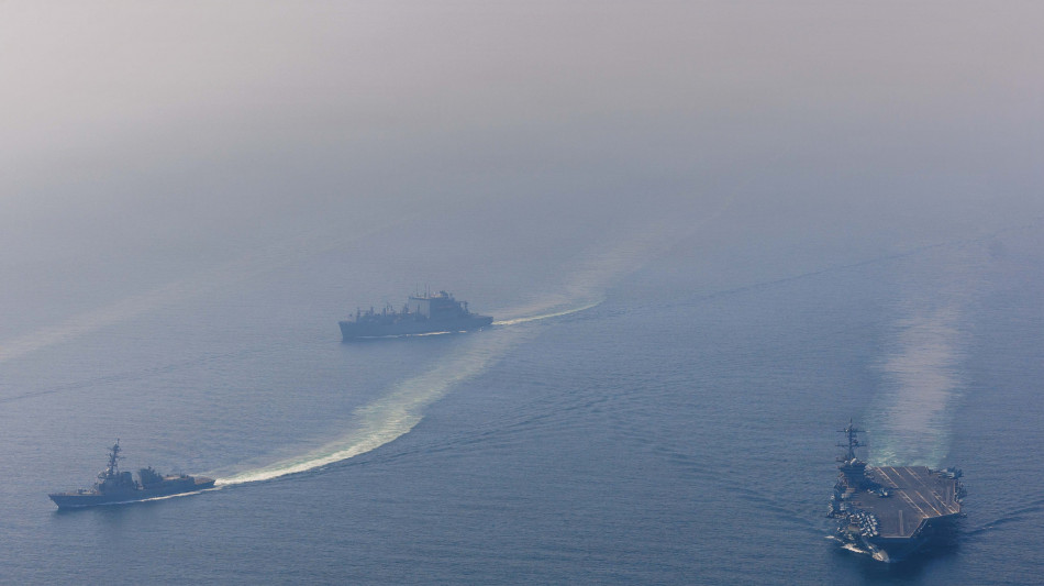 Teheran, lanciati missili contro la portaerei Lincoln