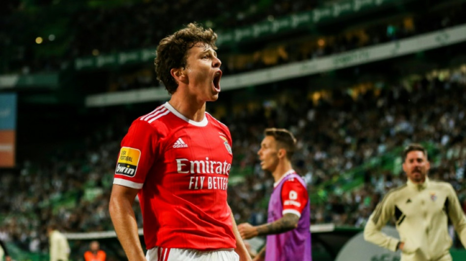 Benfica arranca empate no fim contra Sporting (2-2) e fica a um passo do t&iacute;tulo
