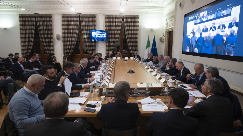 Il governo convoca sindacati su vicenda Ex Ilva martedì 18