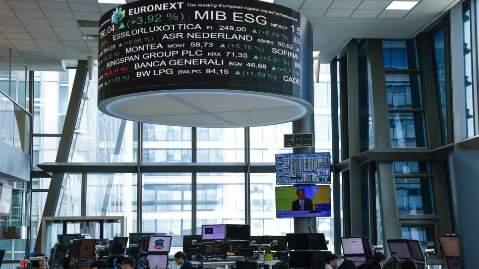 Borsa: Europa contrastata, effetto trimestrali, Milano +0,1%