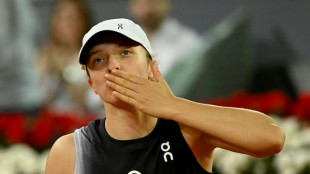 Swiatek estreia com vit&oacute;ria tranquila no WTA 1000 de Madri