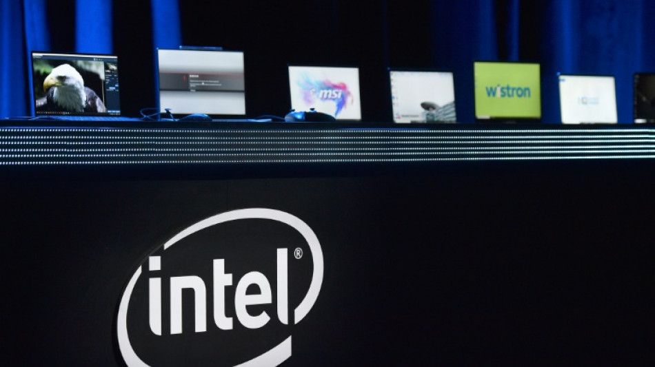Intel, port&eacute; par la demande pour les puces, a fini 2021 avec des records