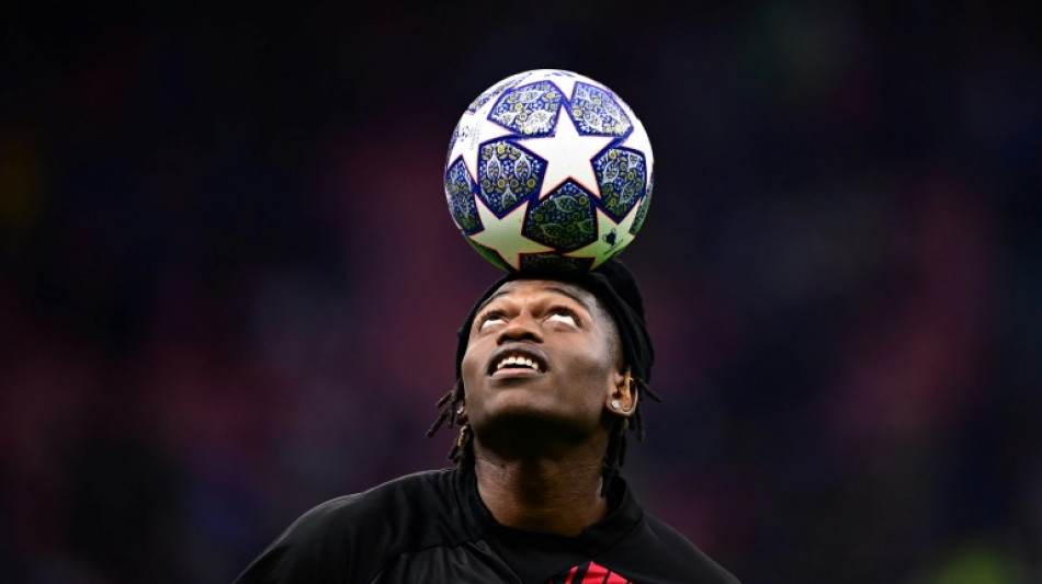 Atacante portugu&ecirc;s Rafael Le&atilde;o renova com Milan at&eacute; 2028