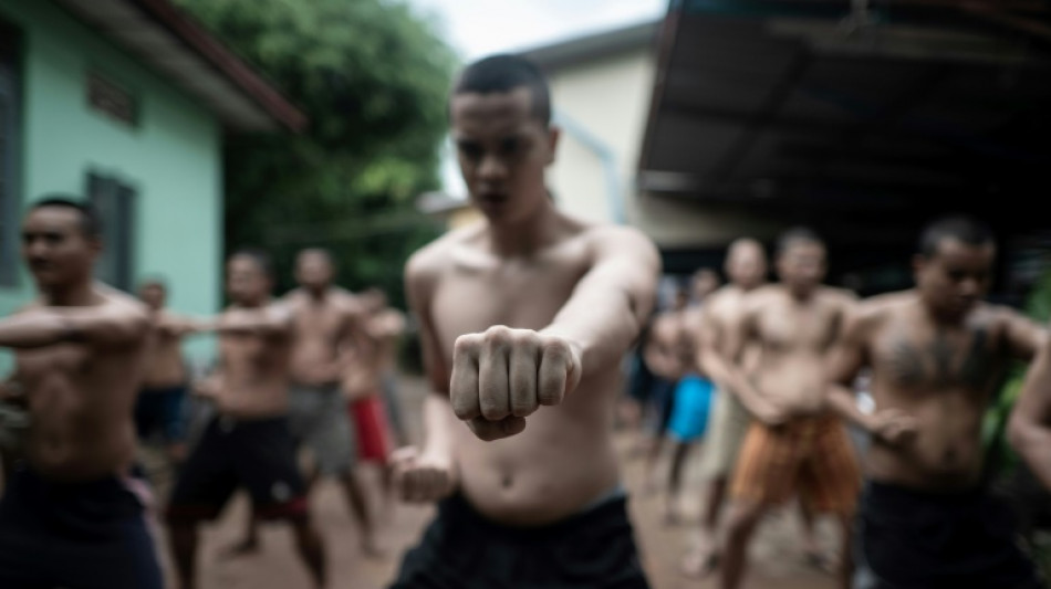 Dependentes qu&iacute;micos de Mianmar lutam contra seus v&iacute;cios na 'Casa do Amor'