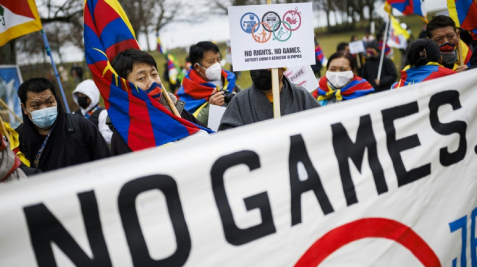 500 Tibeter demonstrieren vor IOC-Sitz gegen "Spiele der Schande" in Peking