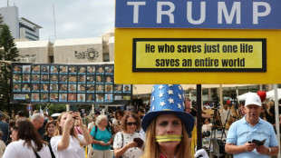 'Eles est&atilde;o voltando', comemoram israelenses em Tel Aviv ap&oacute;s an&uacute;ncio de acordo em Gaza