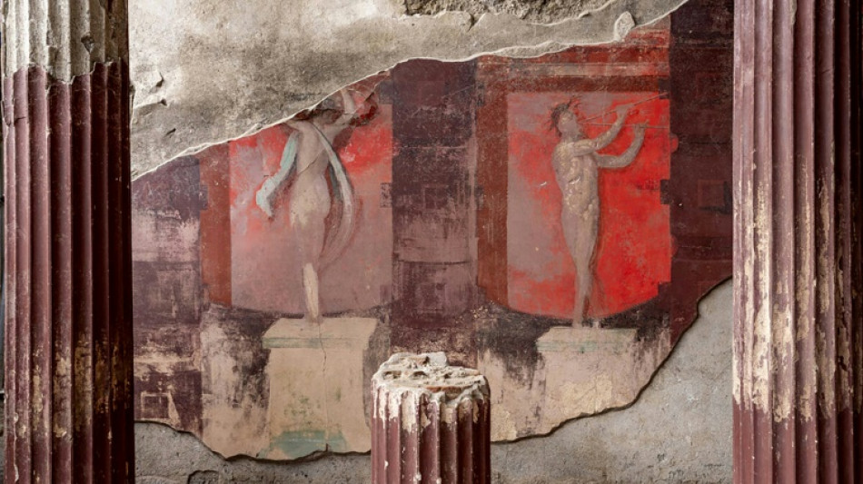 Afrescos monumentais s&atilde;o descobertos em Pompeia
