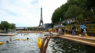 Paris fecha três espaços de mergulho no Sena devido à chuva um dia após abertura