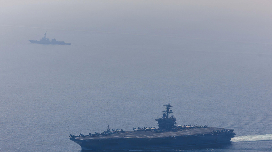 Pasdaran, 'abbiamo attaccato la portaerei Usa Lincoln nel Golfo'