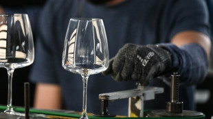 Touch&eacute; mais pas coul&eacute;, le g&eacute;ant verrier Arc tente de se relancer