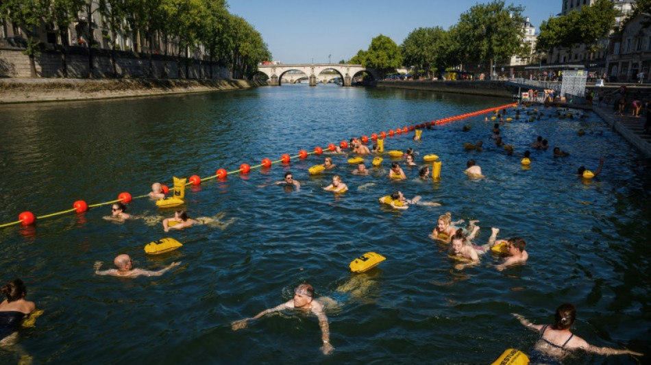 Un baño en el Sena, el "golpe de suerte" contra el calor en París