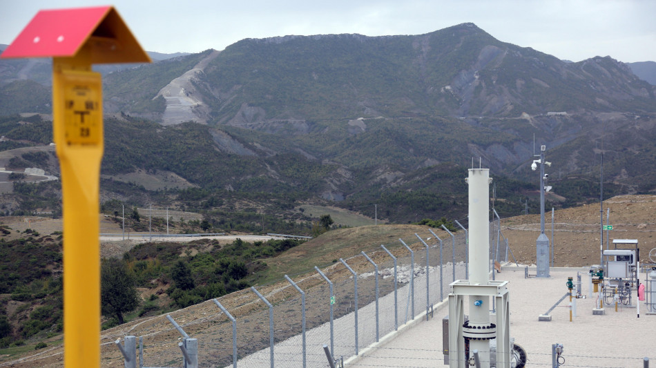 Il prezzo del gas chiude in modesto rialzo a 27,7 euro