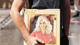Dolly Parton, un memoir segreto venduto per 13 milioni di dollari
