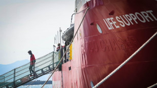 Nave di Emergency soccorre un'imbarcazione, 7 migranti morti