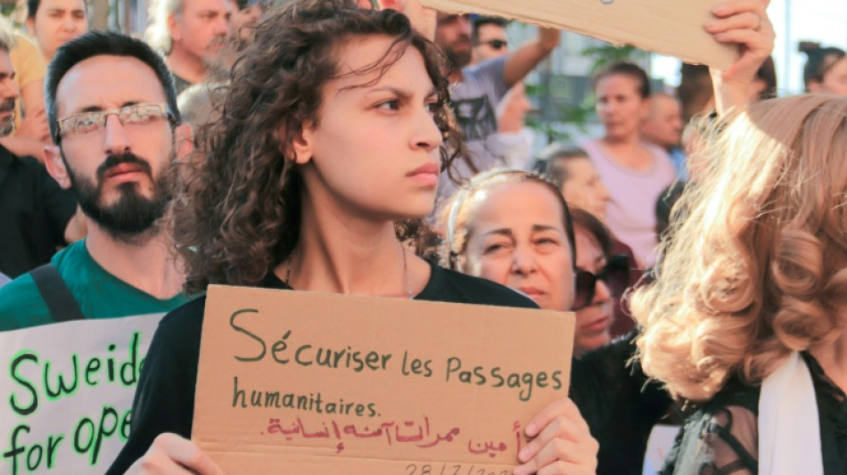 Hunderte Demonstranten im Süden Syriens fordern Abzug von Regierungstruppen