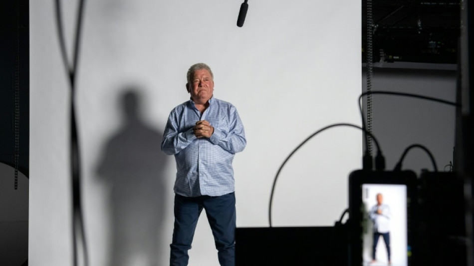 Holograma del capit&aacute;n Kirk: William Shatner se teletransporta a otro pa&iacute;s