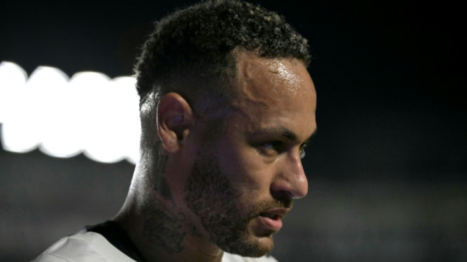 Neymar continua vendendo camisas. Será capaz de salvar o Santos em campo?
