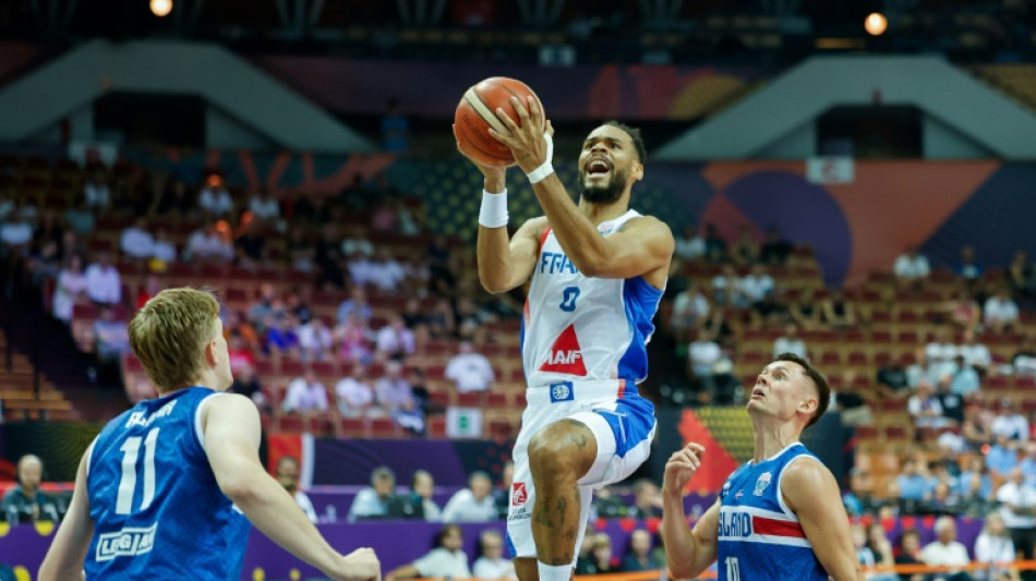 Euro de basket: la France &eacute;crase l'Islande en attendant les 8es
