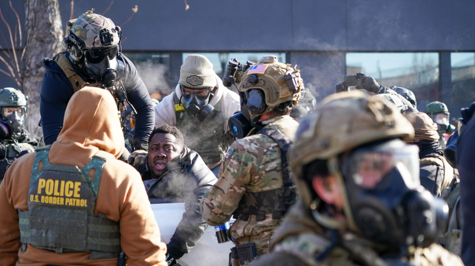 Colosso informatico Capgemini vende la controllata Usa che lavora per l'Ice