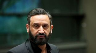Le visuel de LFI sur Hanouna a &eacute;t&eacute; fait avec l'intelligence artificielle, dit un cadre du parti