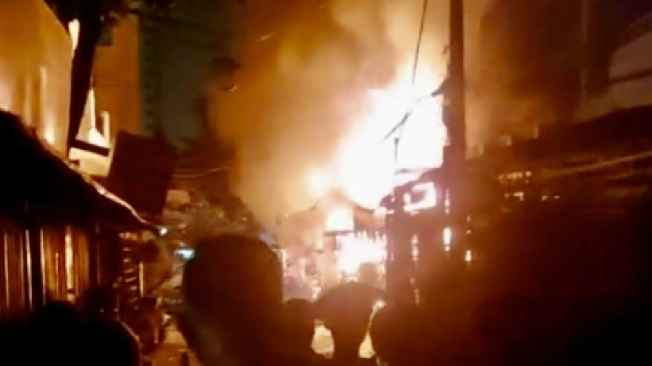 Un incendio en un edificio de apartamentos en Vietnam deja ocho muertos