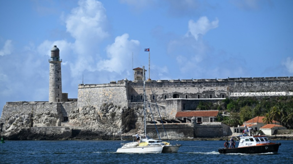 Veleiros com ajuda humanit&aacute;ria chegam a Cuba ap&oacute;s serem localizados