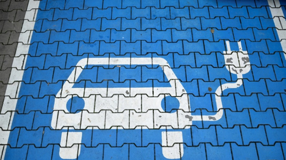 Gro&szlig;es Sparpotenzial beim Laden von E-Autos gegen&uuml;ber Tanken