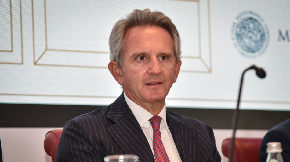 Nagel (Mediobanca) ricevuto a Palazzo Chigi, vede Caputi