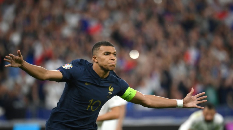 Com gol de Mbapp&eacute;, Fran&ccedil;a vence Gr&eacute;cia (1-0) nas Eliminat&oacute;rias da Euro