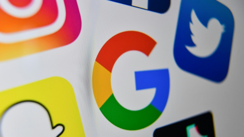 R&eacute;seaux sociaux: pas de changement "significatif" apr&egrave;s l'interdiction pour les adolescents en Australie (gouvernement)