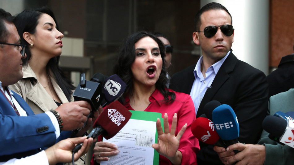 Ecuador, sospesi i diritti politici della vicepresidente Abad