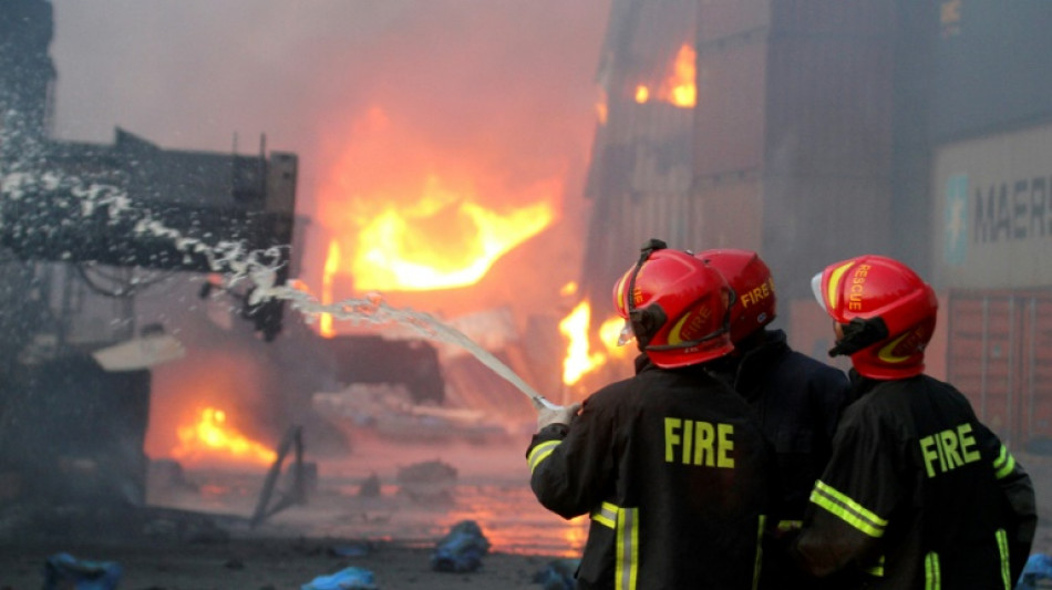 Bangladesh: au moins 25 morts dans l'incendie d'un entrep&ocirc;t de conteneurs