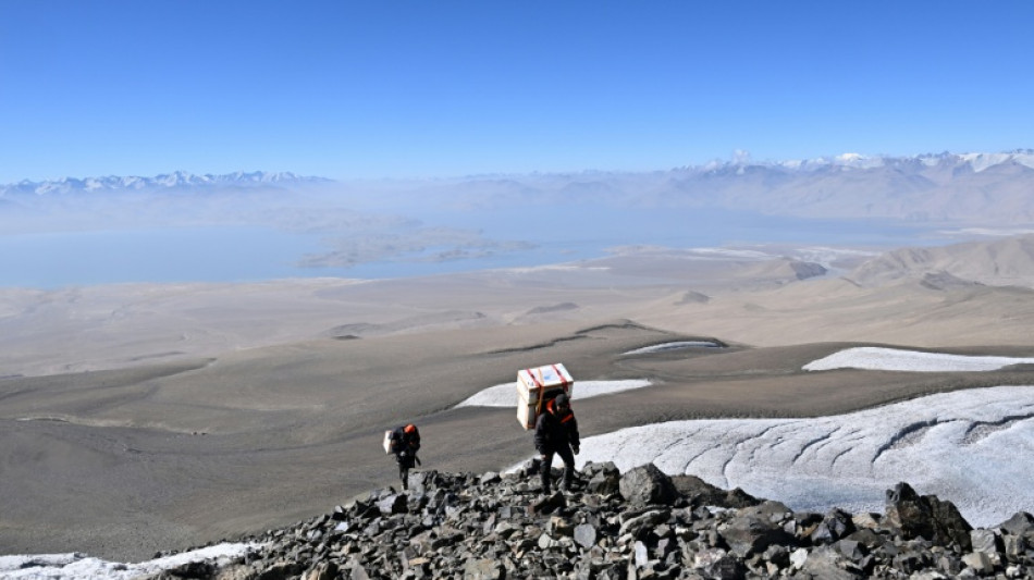 Buscando los secretos del clima en la intimidad de un remoto glaciar
